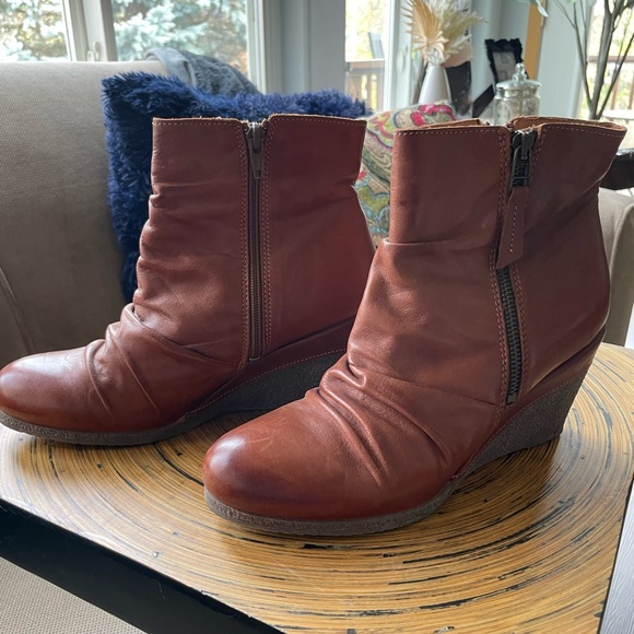 Mizz Mooz Baron wedge booties - Picture 2 of 4